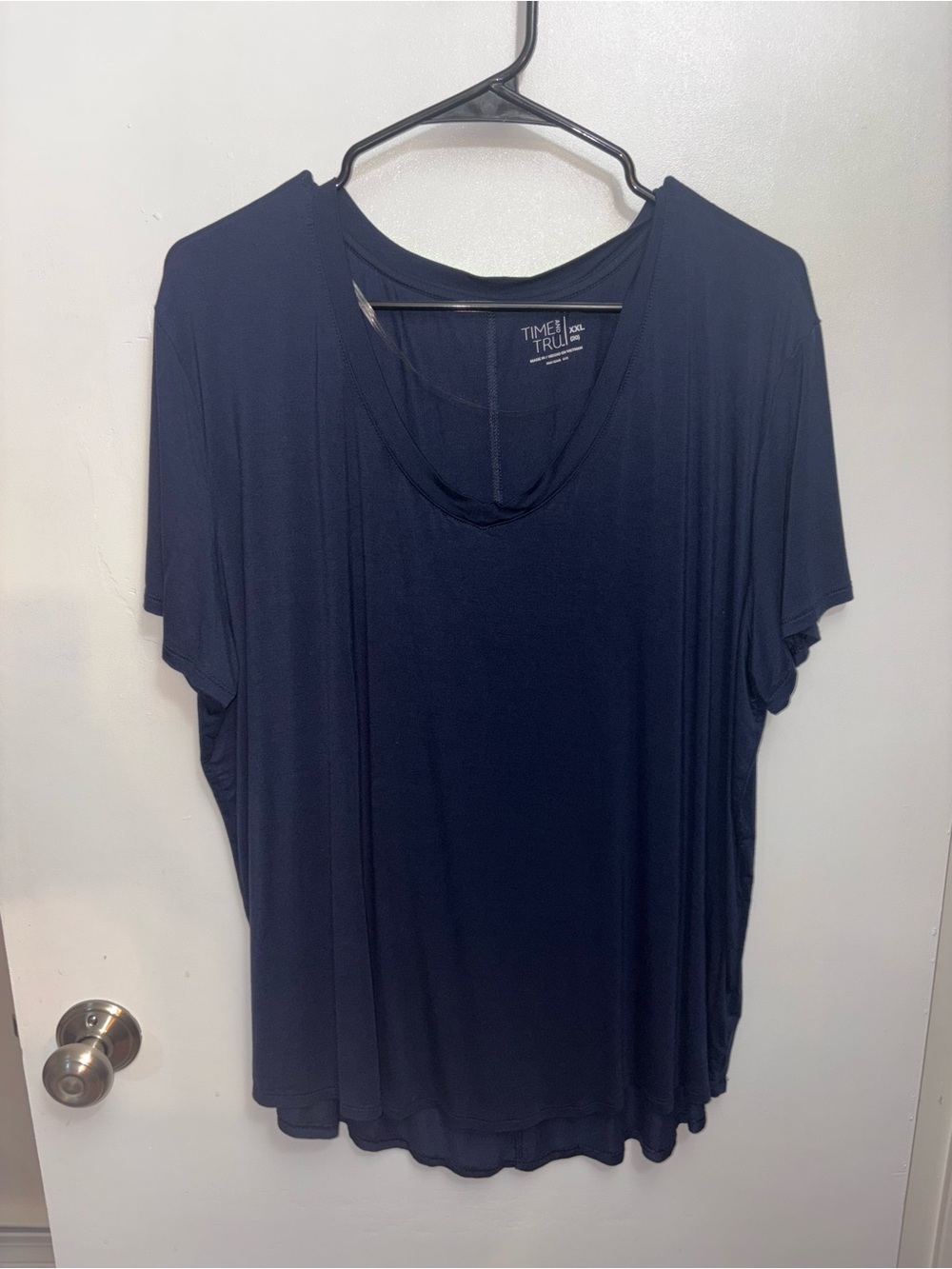 Time and Tru Navy Short Sleeve Scoop Neck Tee